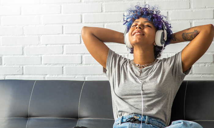 Spannende Podcasttipps für Teenager © AdobeStock/carballo